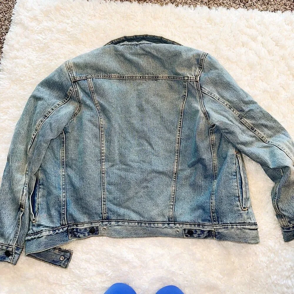 Levi's sherpa jacket